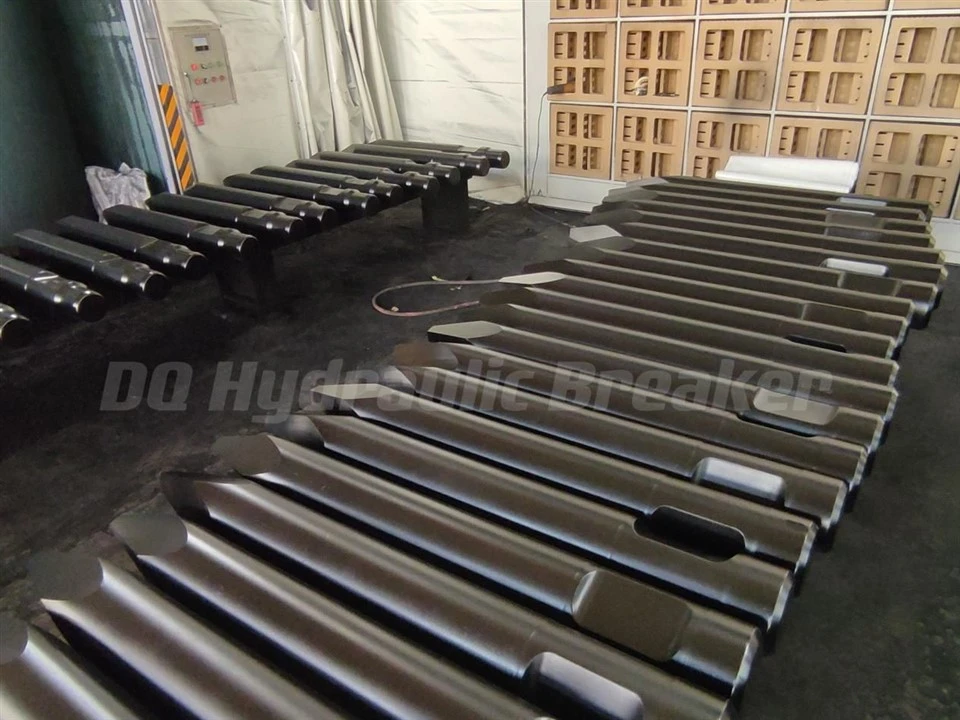 Dong Qiang Machinery gyártó kiváló minőségű hidraulikus megszakító véső Sb121 Sb131 Sb151 Sb81 Sb70 Hb20g Hb30g Hb40g